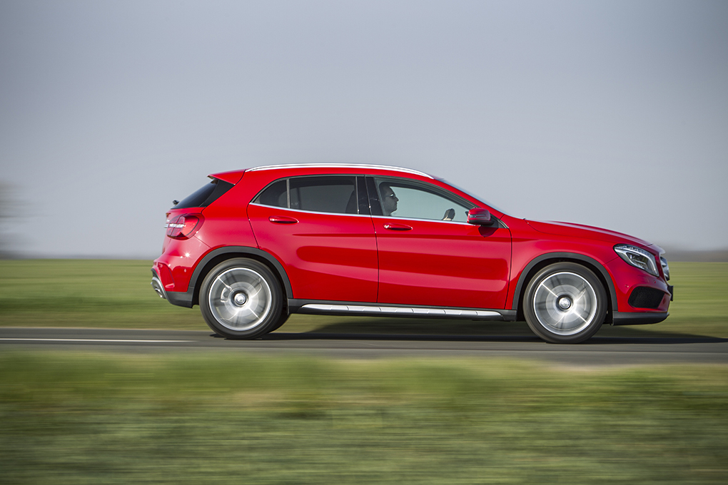 Mercedes GLA 2014 profile