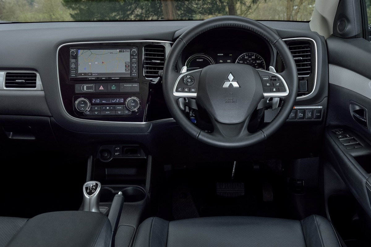 2014 Mitsubishi Outlander PHEV interior