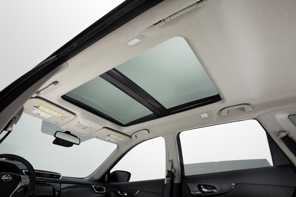 2014 Nissan X-Trail sunroof