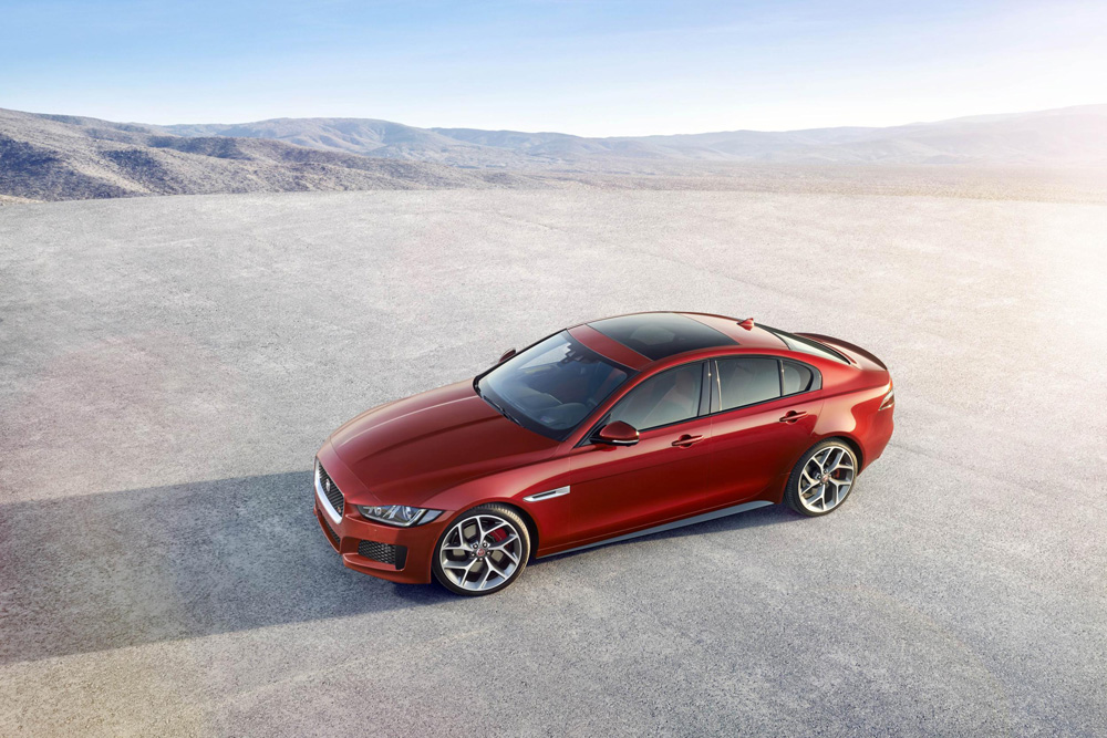 897247_JAGUAR_XE_S_07