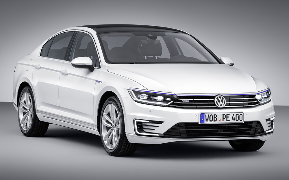 Volkswagen Passat GTE, 2014 Paris motor show