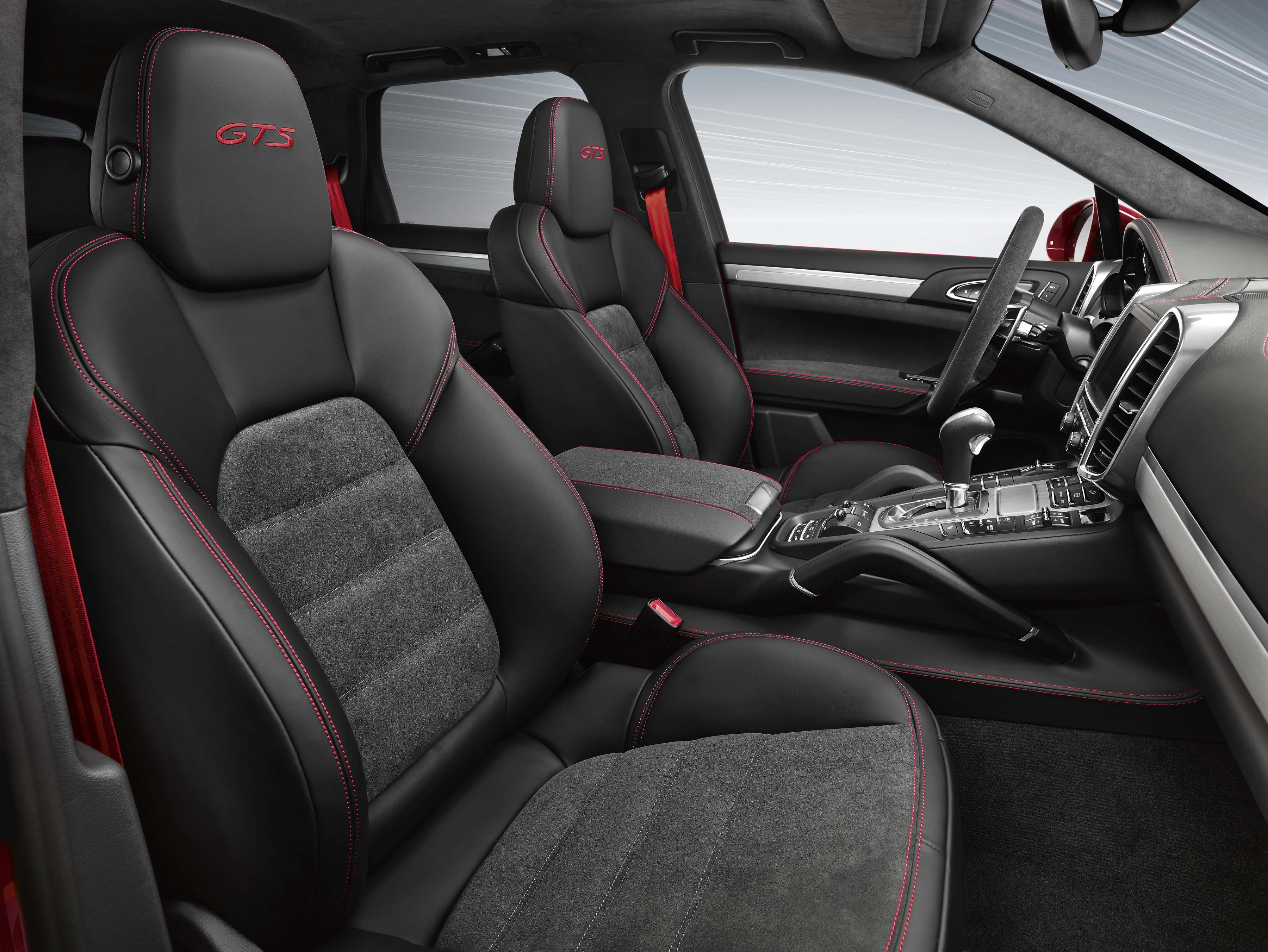 Porsche Cayenne GTS 2015 interior