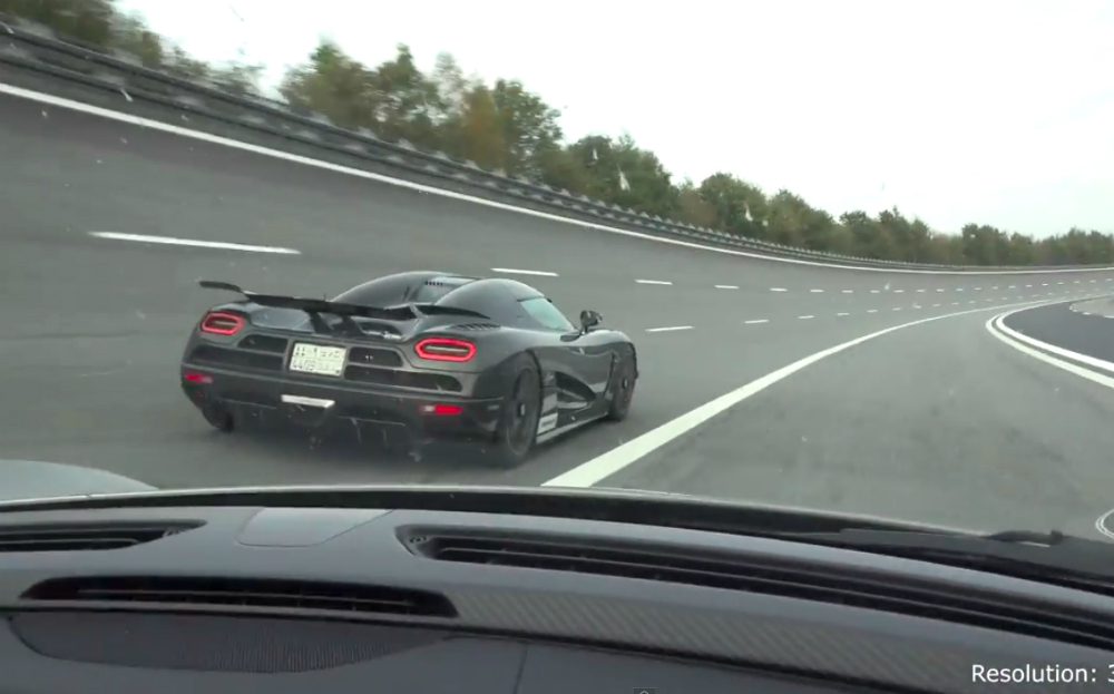 Koenigsegg Agera R vs Porsche 918 Spider