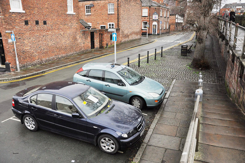 News: Abandoned BMW begins to grow grass