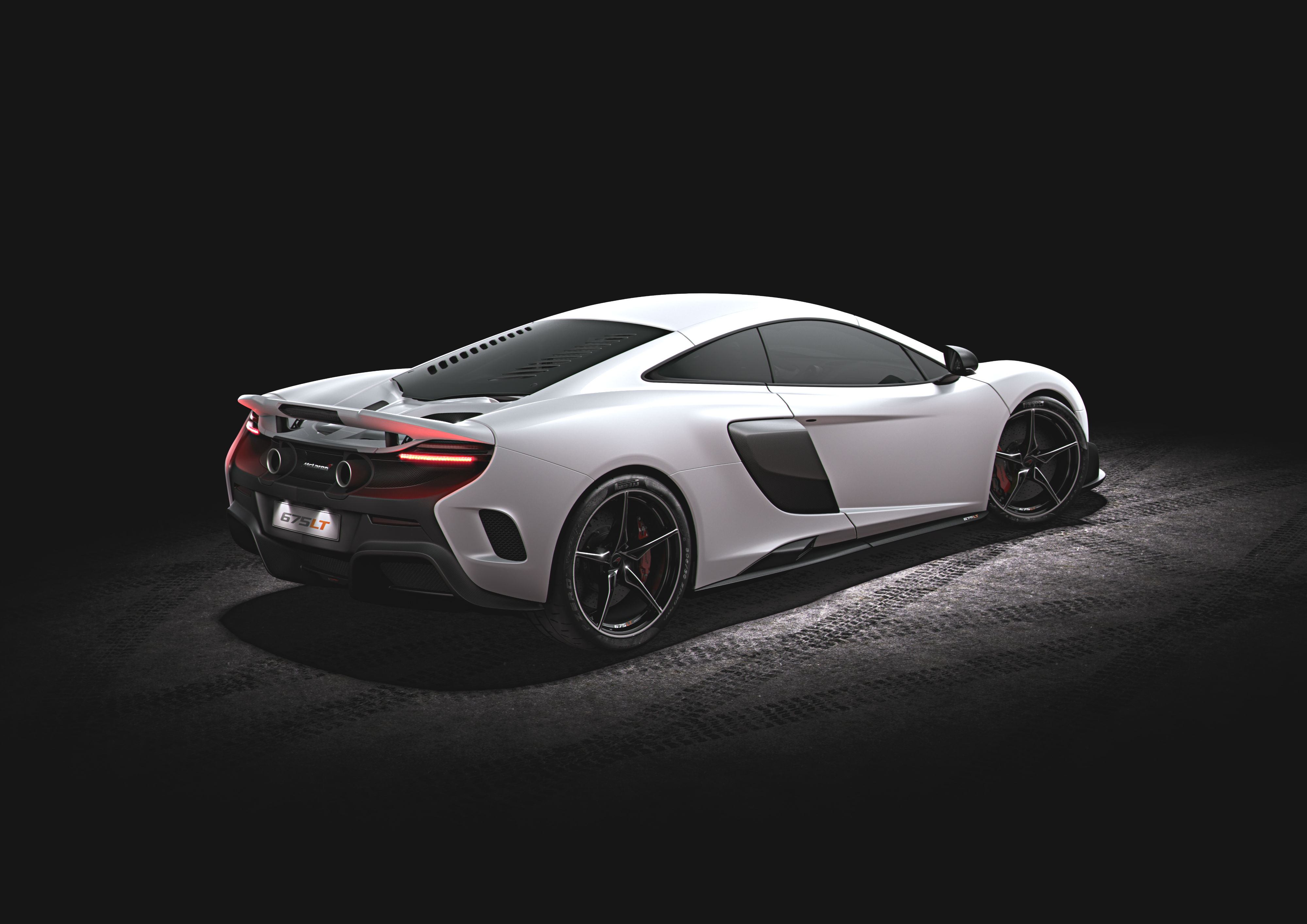 McLaren 675LT rear 3/4 view