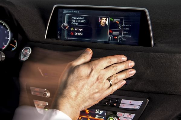 2015 BMW 7-series gesture control