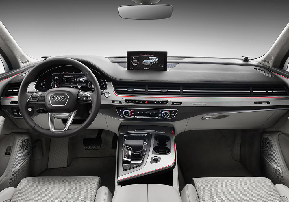 2015 Audi Q7 interior