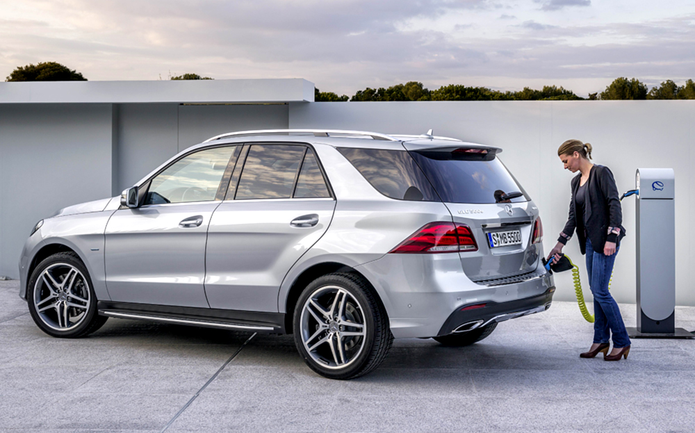 Mercedes GLE unveiled at 2015 New York auto show