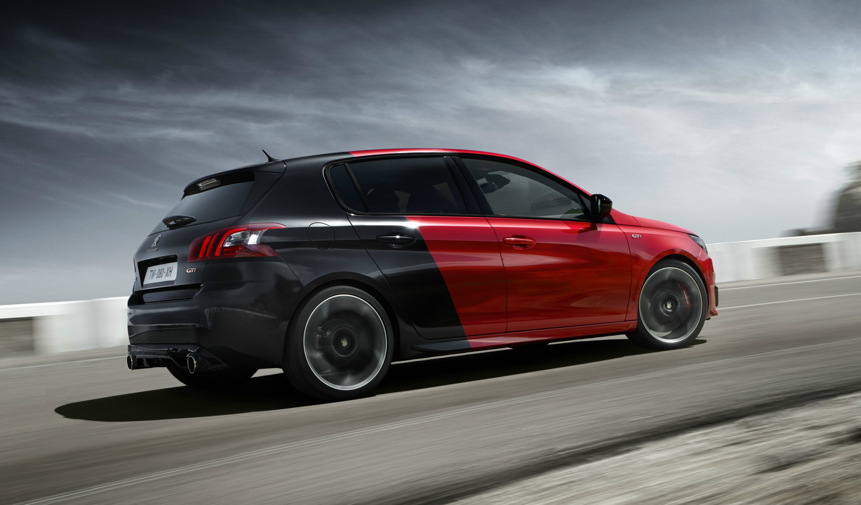 1025405_PEUGEOT_308GTi_1506JS037