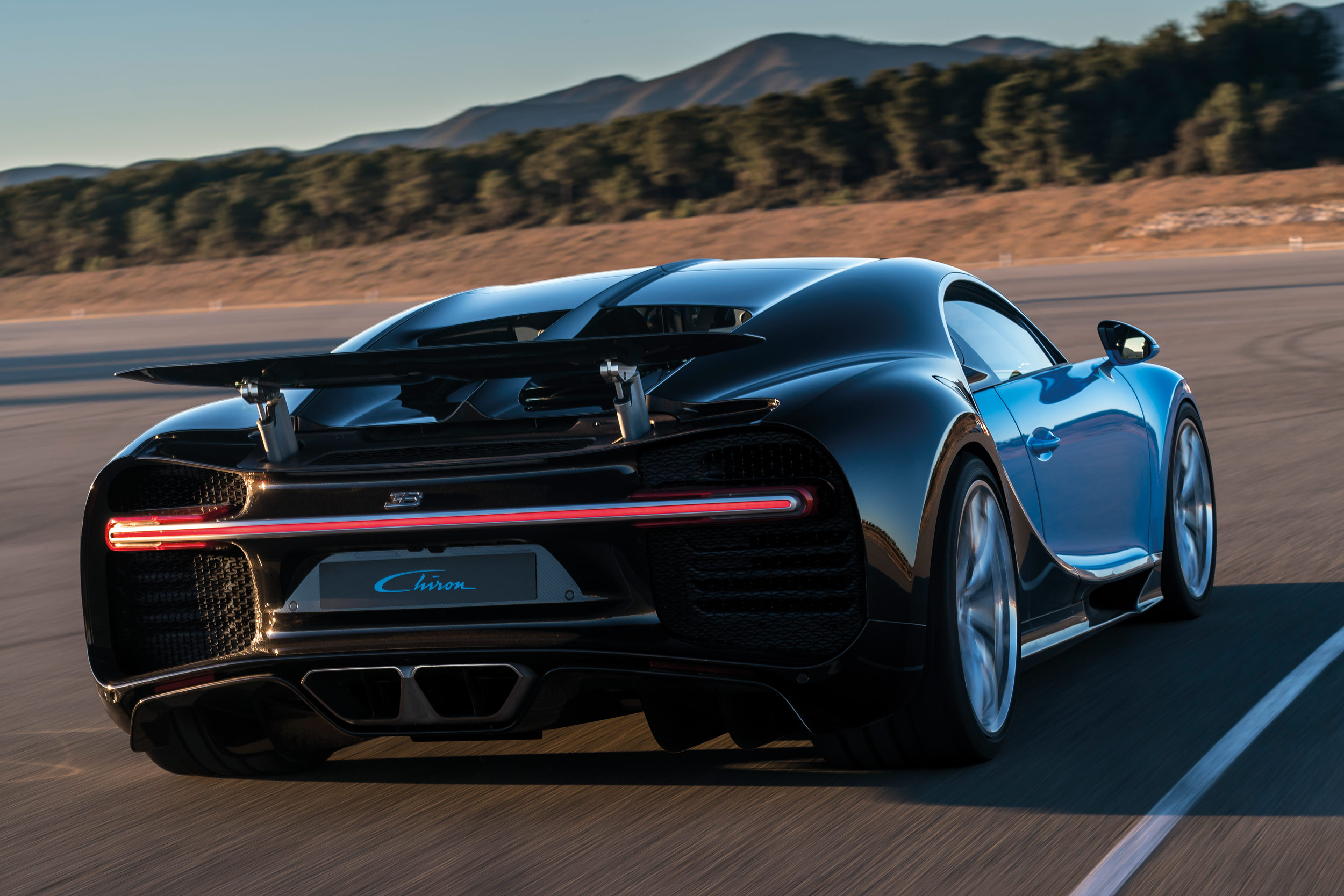 20 mind-blowing facts about the 2016 Bugatti Chiron supercar