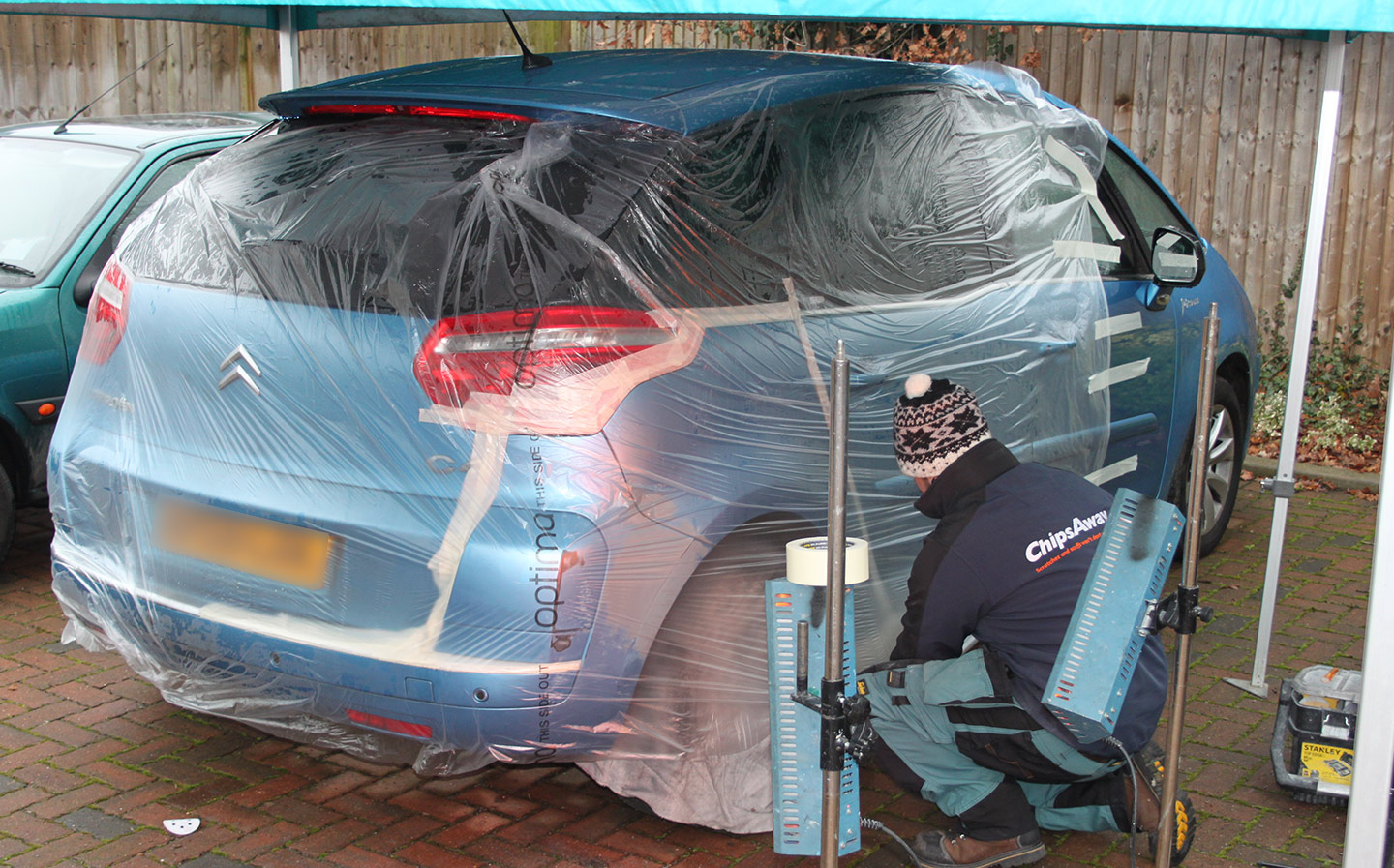 How to repair scratches and scuffs to car paintwork