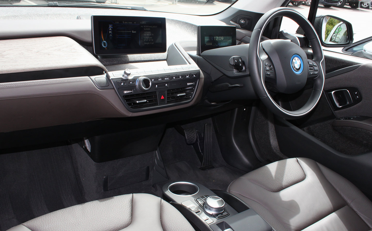 BMW i3 Range Extender interior review