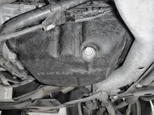 Changing engine oil: step-by-step guide;replace the sump plug with a new item