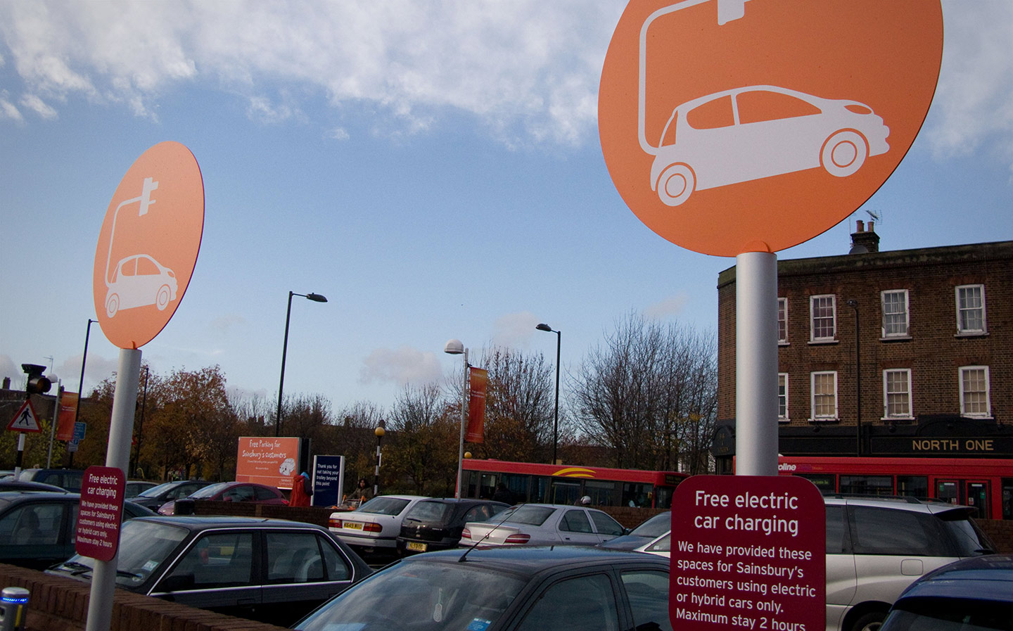 Drive diesel or petrol car and get £130 fine at peaks hours in Hackney and Islington