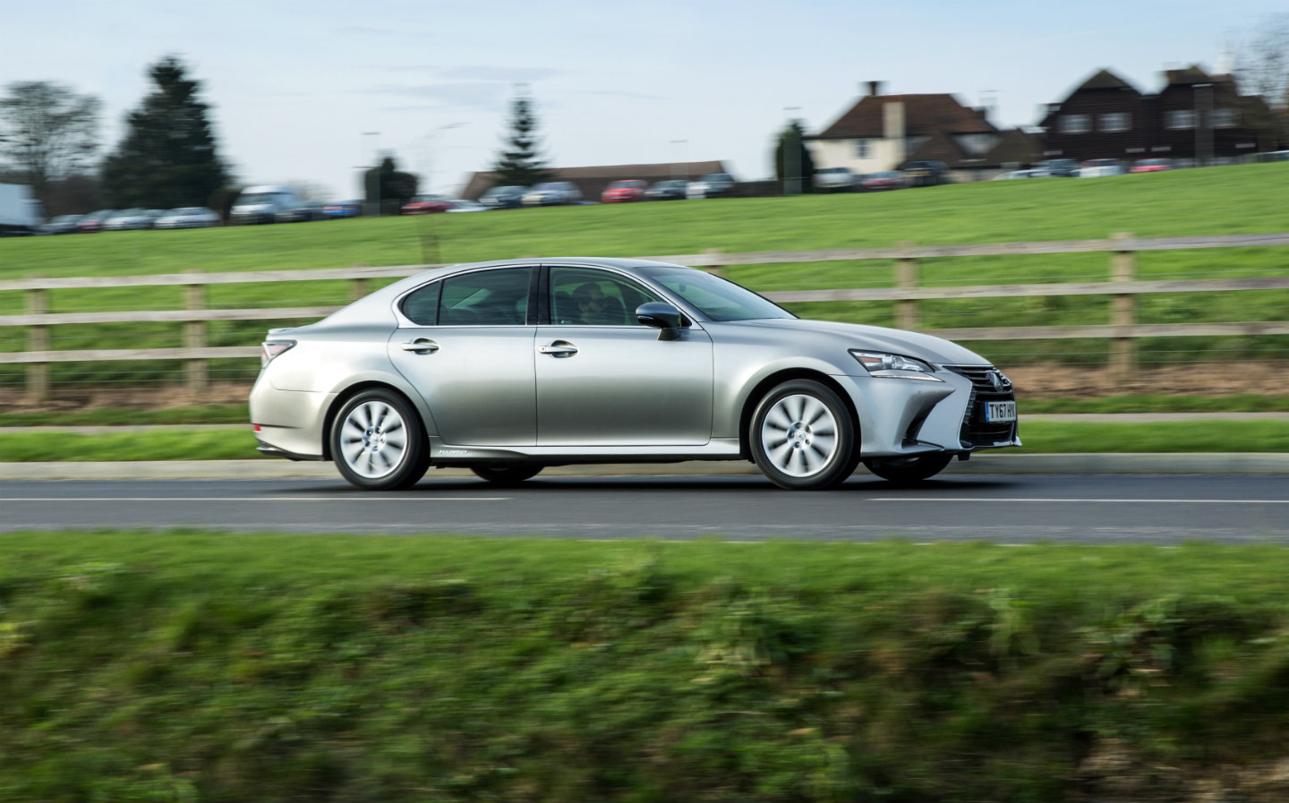 The best eco-friendly hybrid large cars: Lexus GS300h 2018