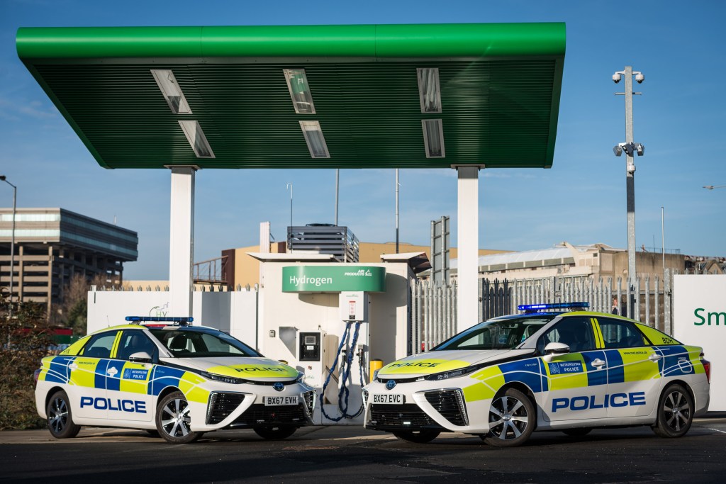 Met Police goes zero-emission with fleet of Toyota Mirai hydrogen fuel cell