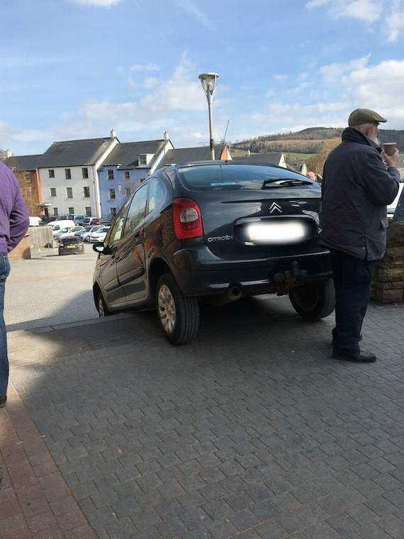 Citroën driver's failed Italian Job remake as car gets stuck on Abergavenny steps