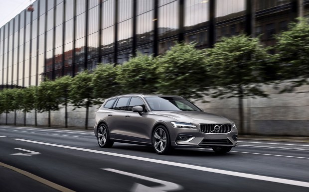 New 2018 Volvo V60 estate review by carwow for Sunday Times Driving