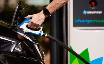 Oil giant BP to acquire UK's largest EV charging station network