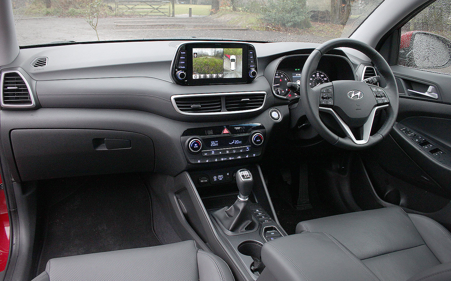 Hyundai Tucson vs Nissan Qashqai comparison review srossover SUV twin test by Will Dron and james Allen for Sunday Times driving.co.uk - cabin interior