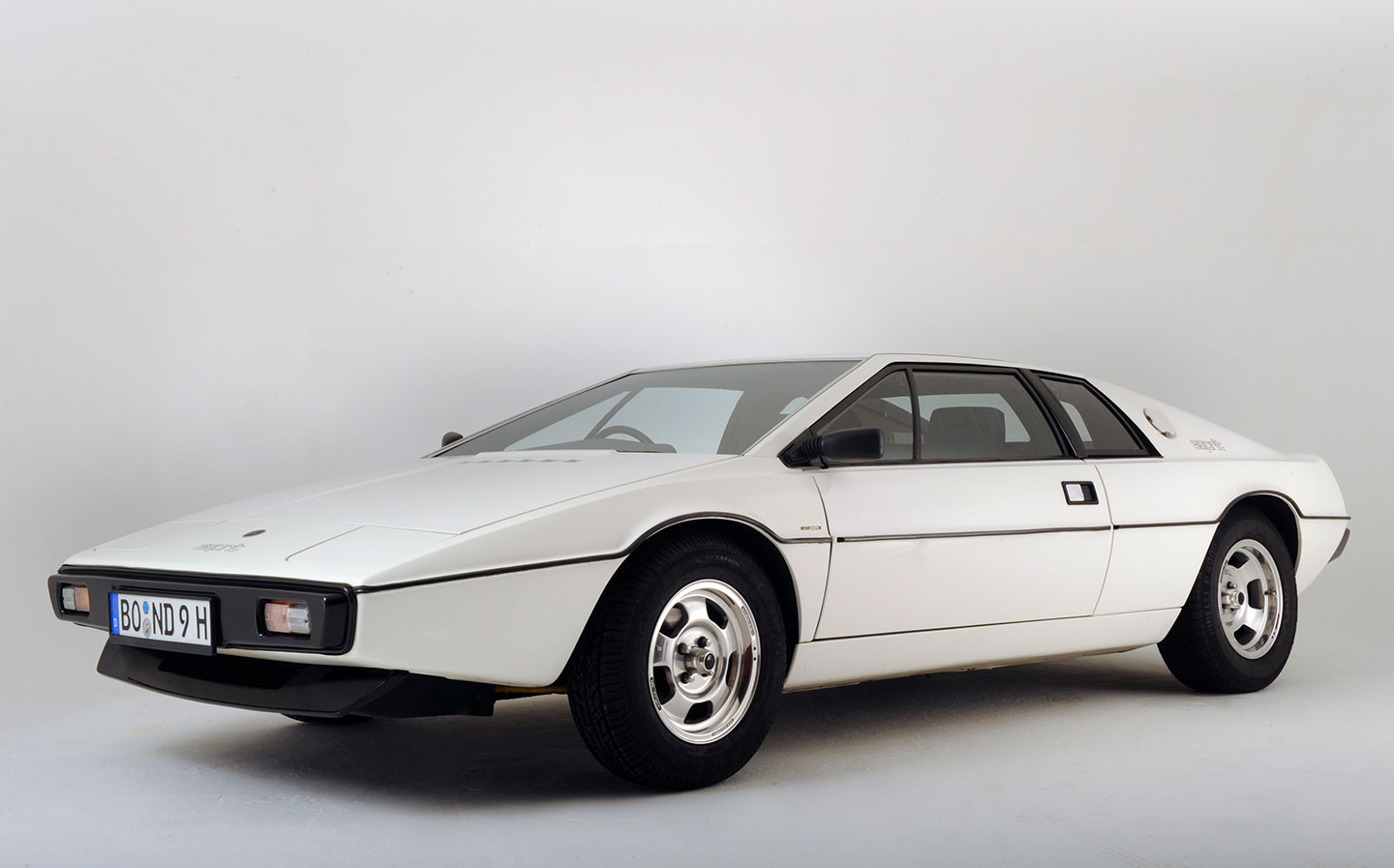 Top five wedge shaped cars - Lotus Esprit