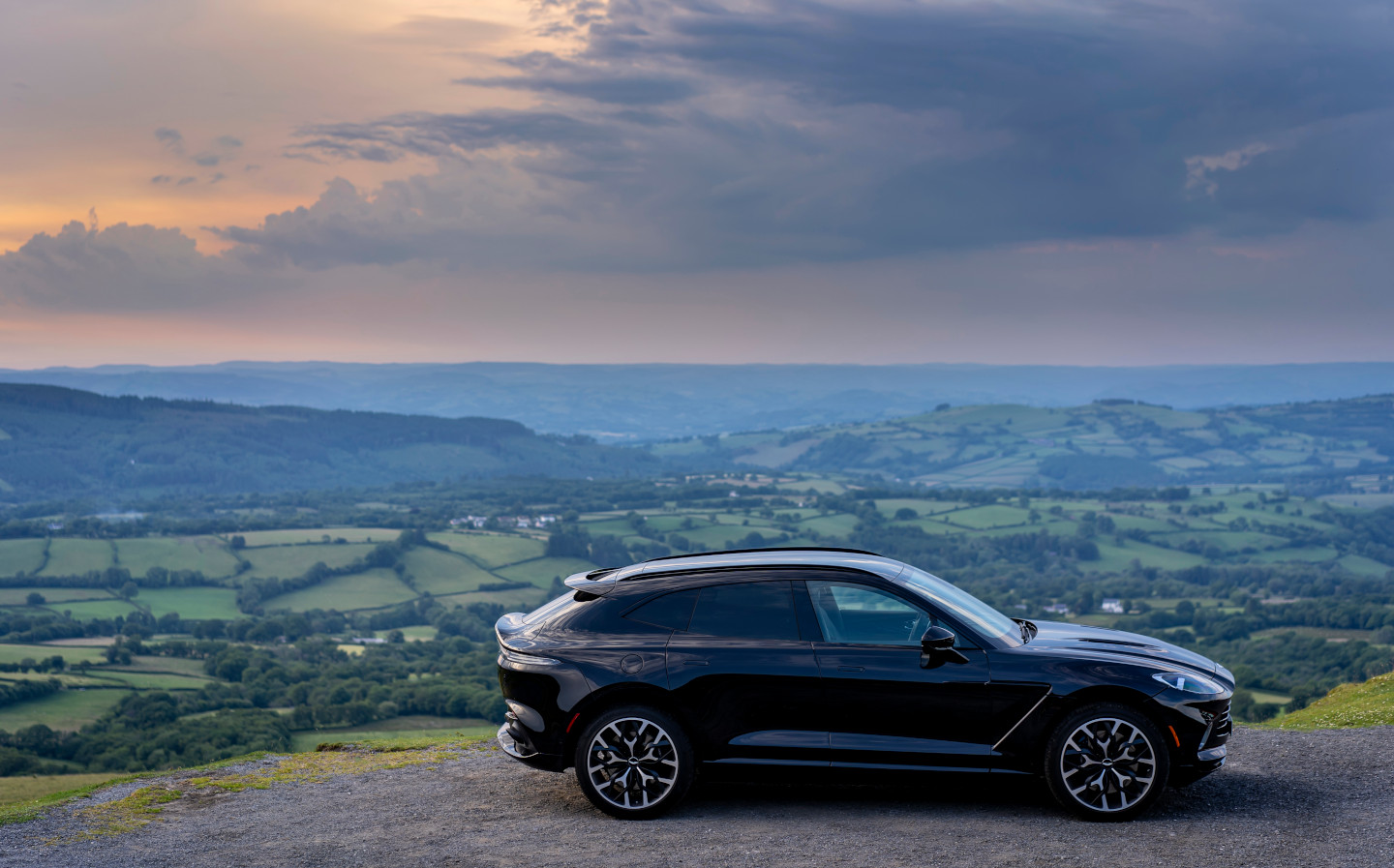 Aston Martin DBX