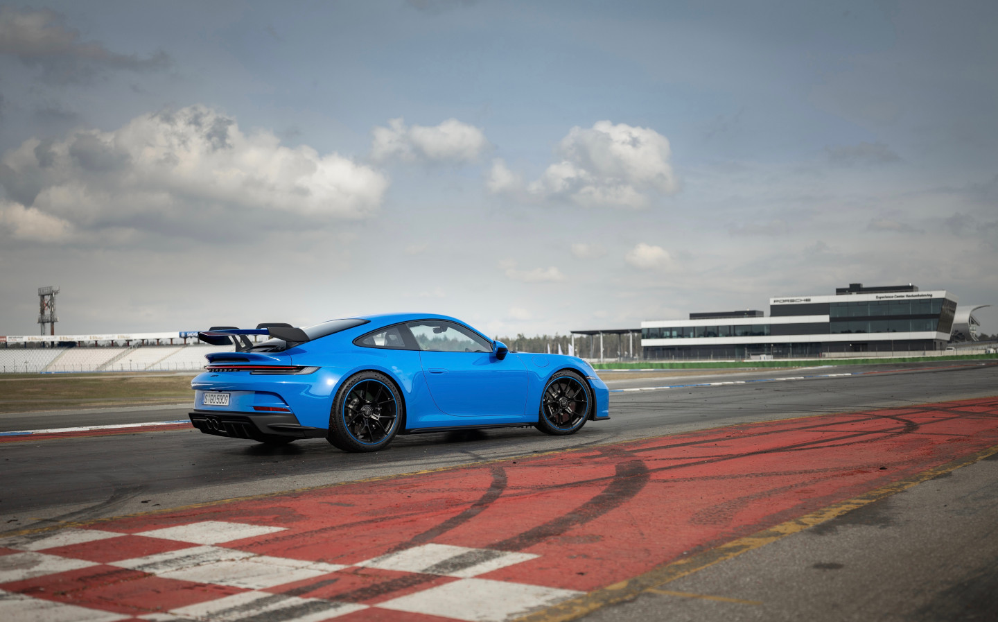 Porsche ran new 911 GT3 at 186mph for more than 3,100 miles