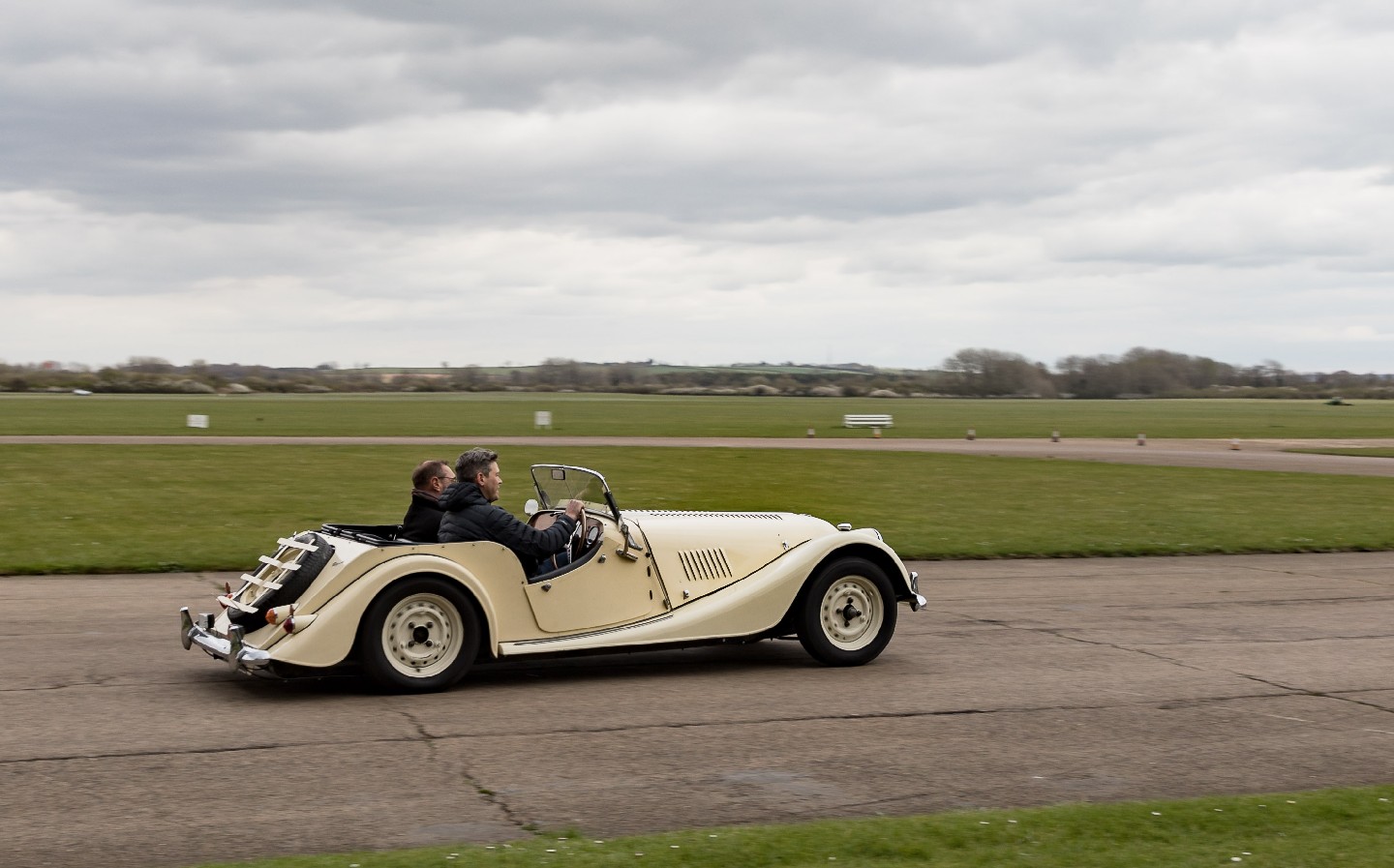 Will Dron, Steve Drummond, Ian Newstead: Electrogenic classic car electric conversions