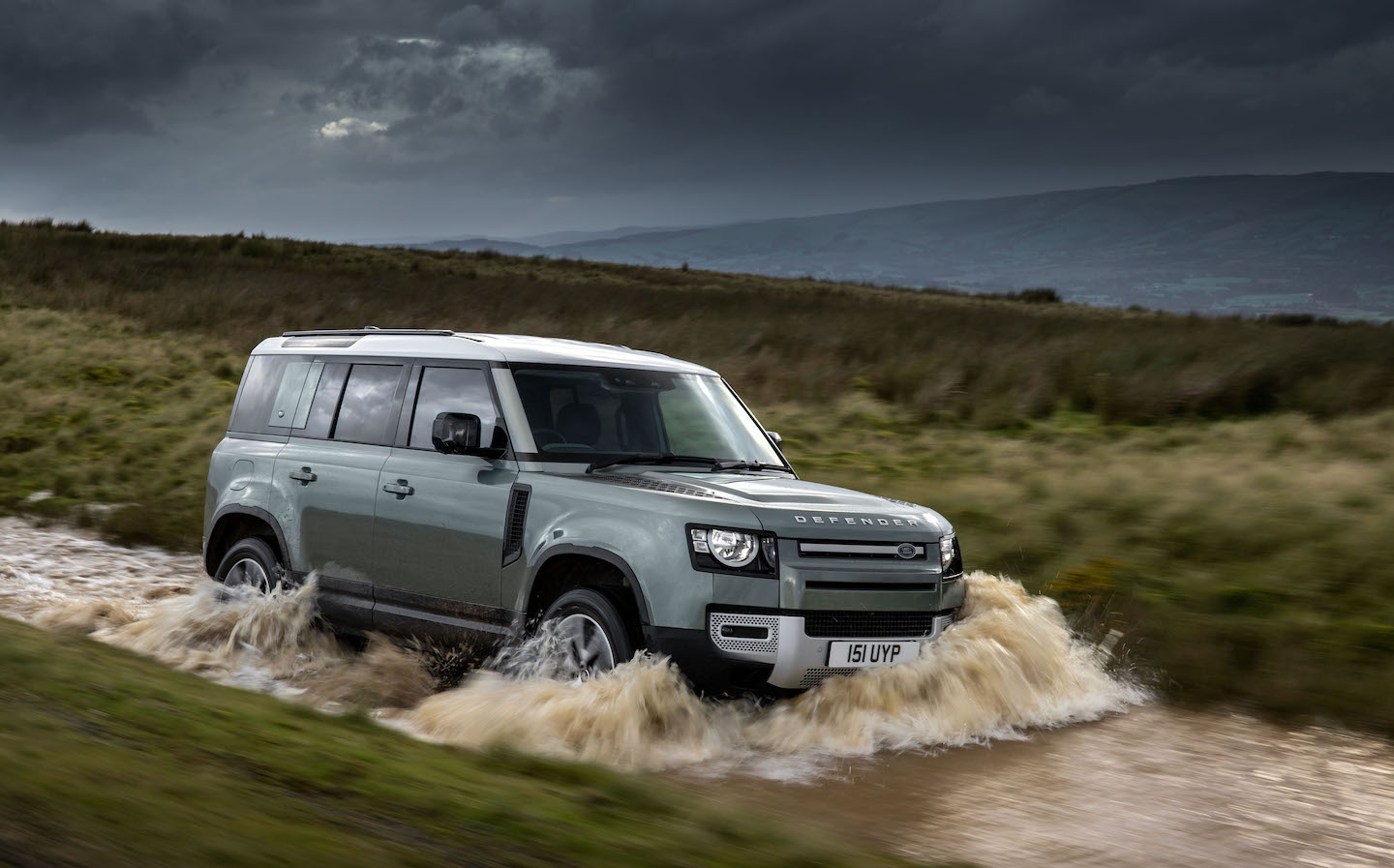 Land Rover Defender off-road