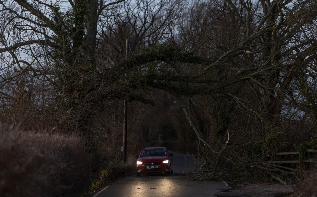 More disruption on UK roads as new storms follow Eunice and Franklin