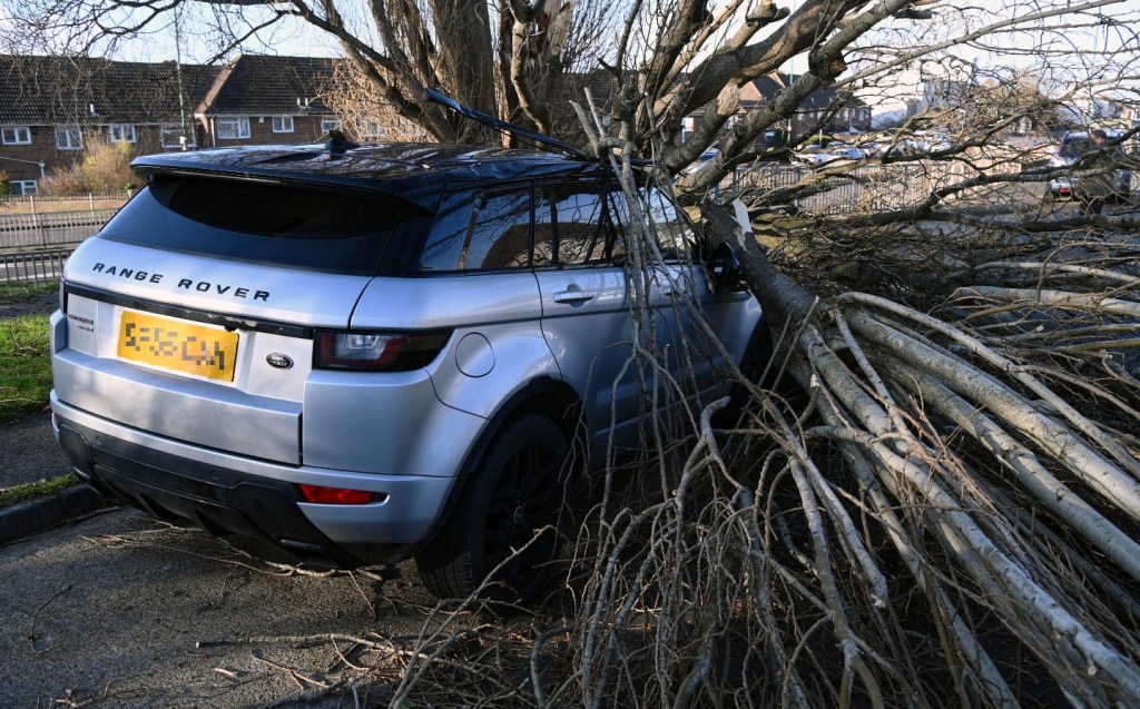 More disruption on UK roads as new storms follow Eunice and Franklin