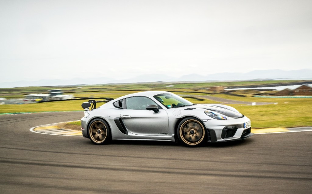 Porsche 718 Cayman GT4 RS review