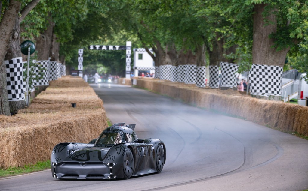 McMurtry Spéirling EV breaks Goodwood hillclimb record