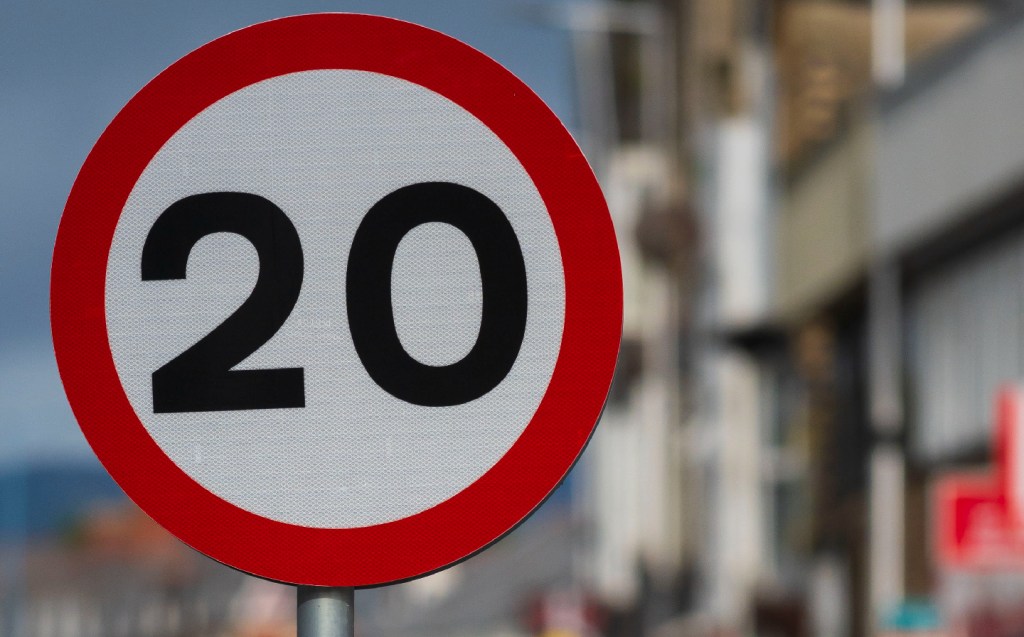 20mph speed limit sign