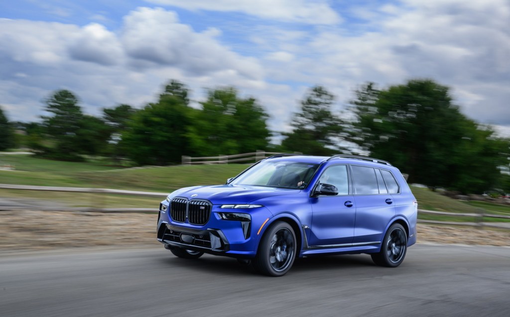 2023 BMW X7 M60i