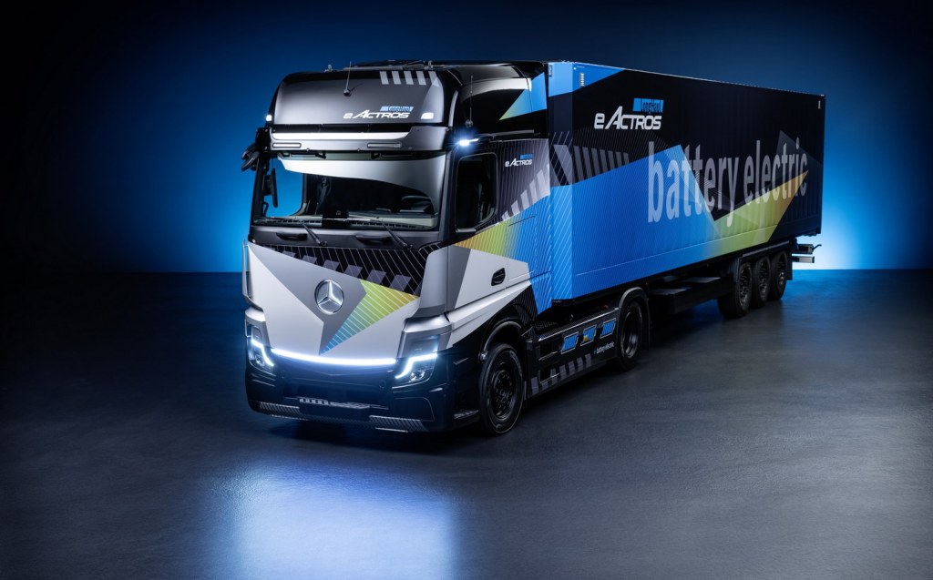 Mercedes-Benz eActros LongHaul