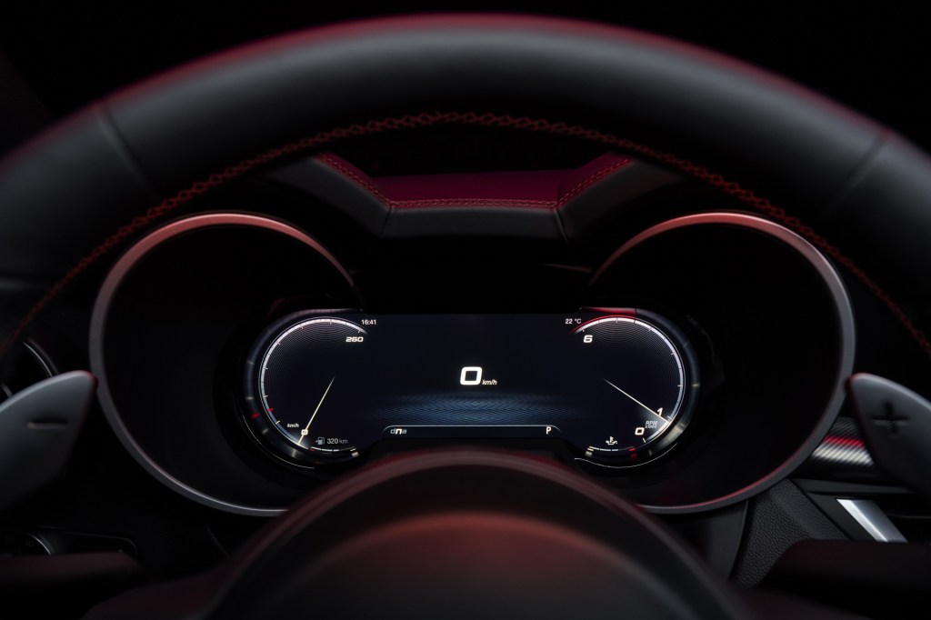 2023 Alfa Romeo Stelvio digital instrument display