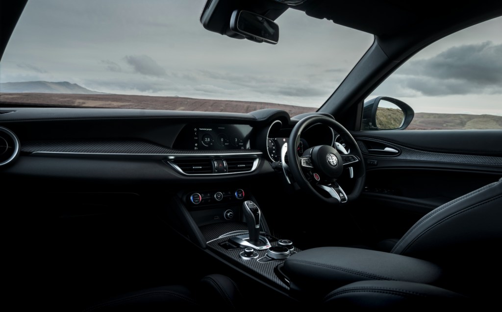 Alfa Romeo Stelvio Quadrifoglio 2024 interior